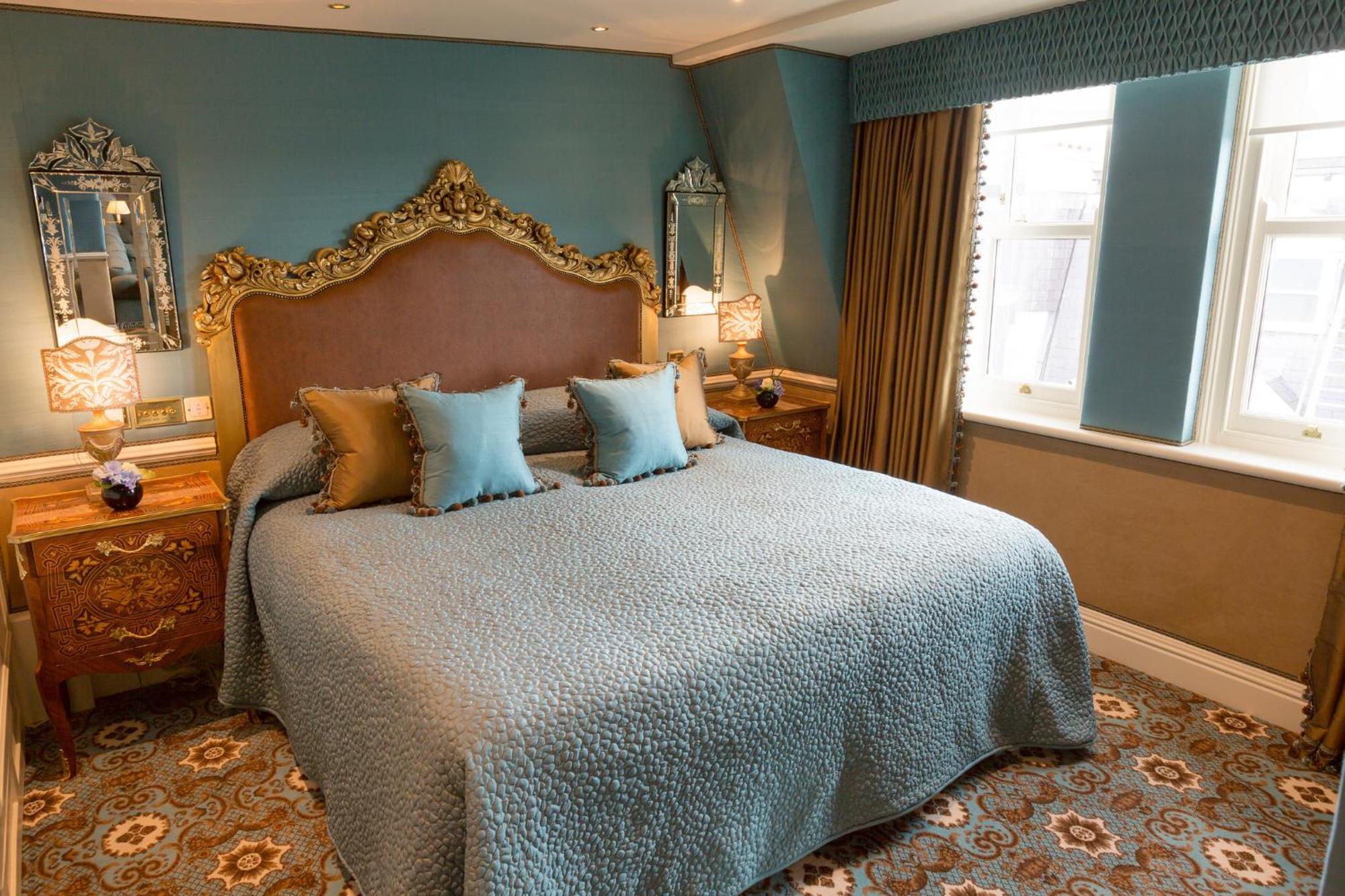 Milestone Hotel Kensington Londra Esterno foto A bedroom at the hotel