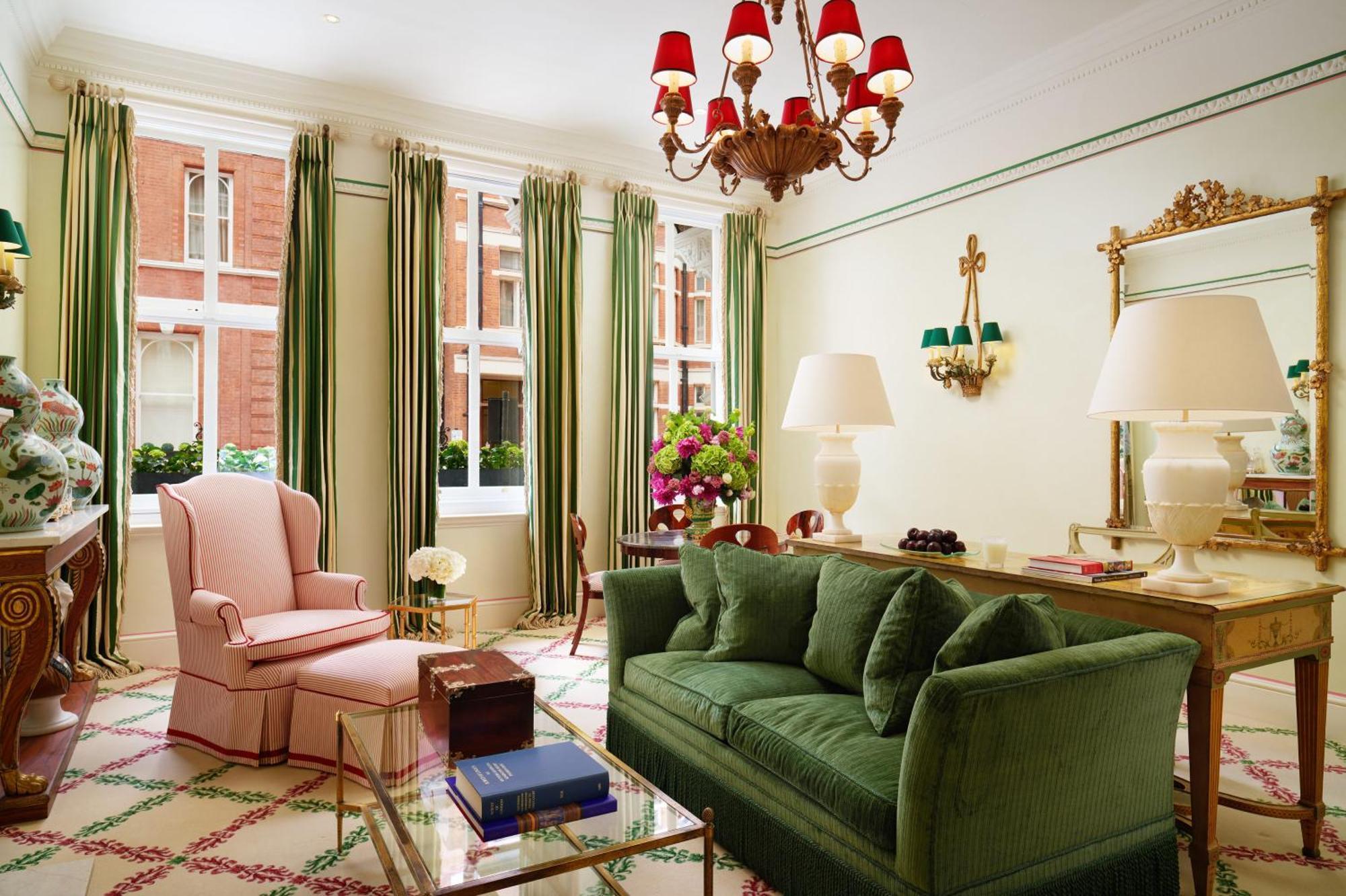 Milestone Hotel Kensington Londra Esterno foto A living room at the Ritz